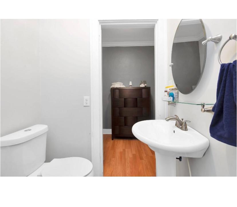 Cozy Downtown Studio By Toyota Center Хьюстон Экстерьер фото